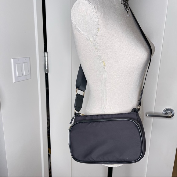 Convertible Crossbody Shoulder Black Nylon Fabric Small Zip Bag Gold Adjustable - Picture 5 of 16